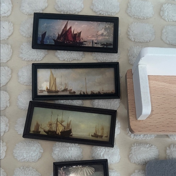 Assorted Home Decor Set - Picture 9 of 10